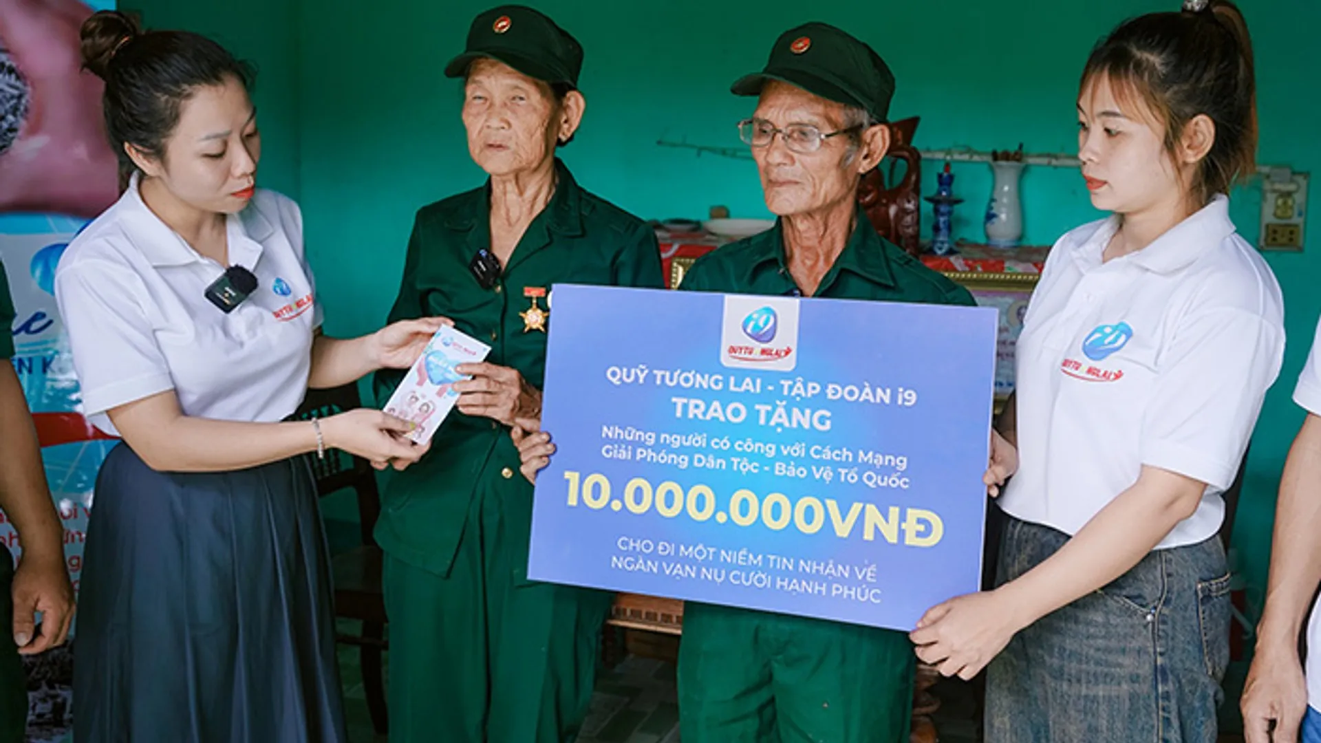 Hình ảnh đại diện cho trang Câu hỏi thường gặp của PG66, với các biểu tượng hỗ trợ và giải đáp thắc mắc.