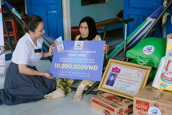 Hình ảnh mô tả các dịch vụ mà PG66 cung cấp, bao gồm đánh giá trò chơi và hướng dẫn chi tiết