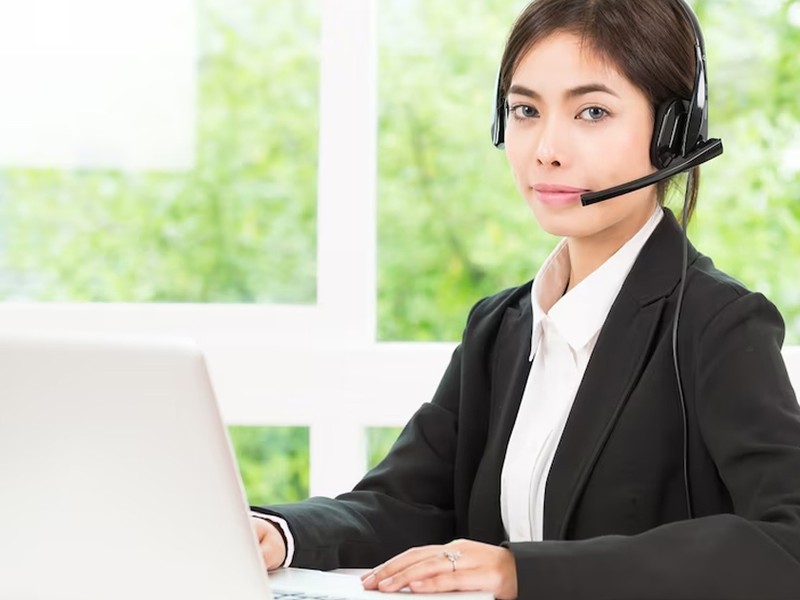 Hình ảnh đội ngũ hỗ trợ khách hàng PG66 thân thiện, sẵn sàng giải đáp mọi thắc mắc của người dùng.